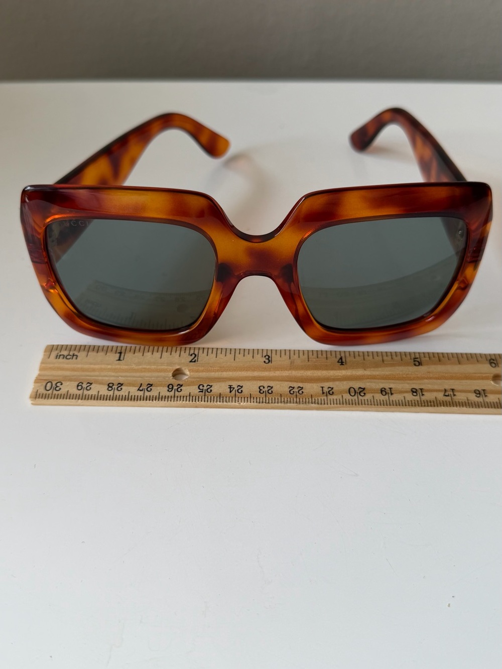 Gucci Tortoiseshell Square Sunglasses with Gold GG Accent - Picture 12 of 12